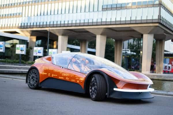 From garage to brand new car: two generations of TU/ecomotive